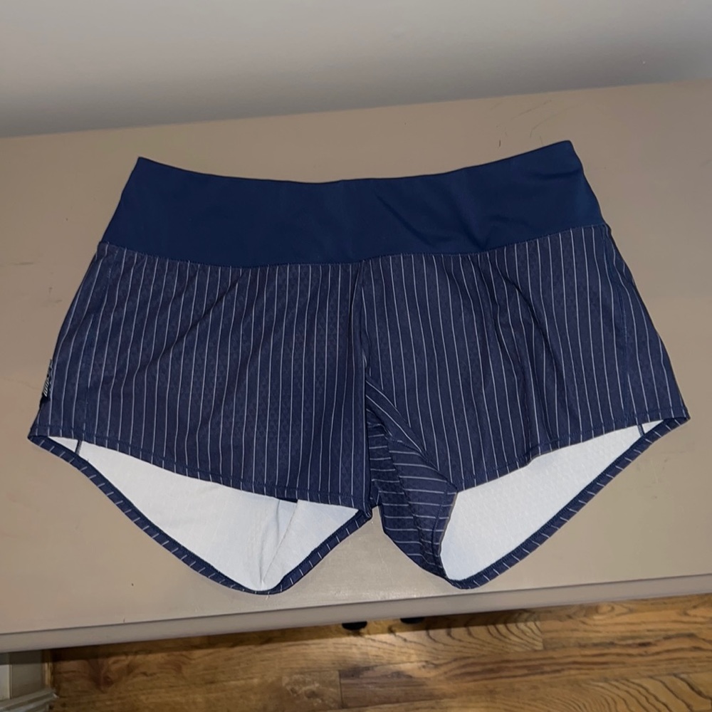 Oiselle Roga Shorts Size 8